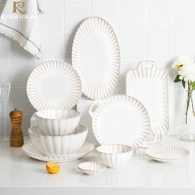 China Sustainable Popular Selling Japanese Chrysanthemum Flower Pottery and Porcelain Dinnerware Fine Bone China Denar Ceramic Dinnerware Sets for sale