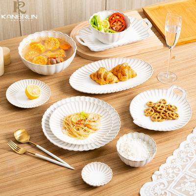 China Large inventory viable chrysanthemum flower pottery and Japanese porcelain dinnerware fine porcelain denar ceramic bone china dinnerware sets for sale