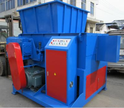 China Single-shaft Plastic Recycling Machine Blue and white SKD-11 4000kg for sale