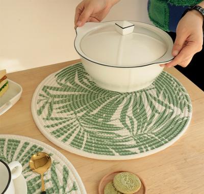 China Heat Insulation Nordic Style New Home Kitchen Supplies Round Woven Factory Printed Place Mat for sale