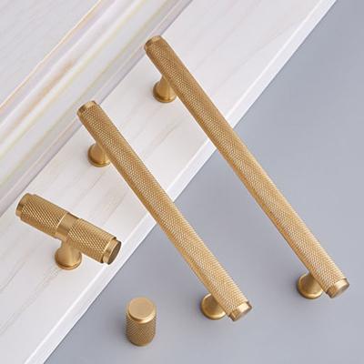 China TB-9001 Tbayce 14mm Modern Gold Handle Brass Knurled Wardrobe Pulls Kitchen Drawer Knobs T Bar for sale