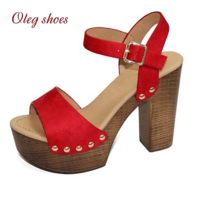 China Anti-slippery Woman Platform Wooden High Heels Strap Sandals With Word Buckle for sale