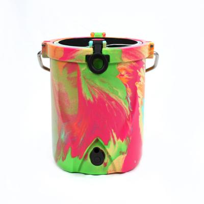 China HK 20QT 30QT 40QT 45QT 50QT PP/PU/PE waterproof plastic fish outdoor cooler jug ​​easy to carry with outlet for sale