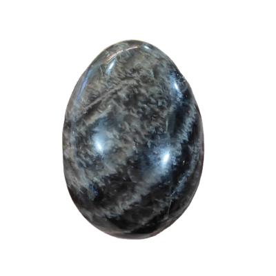 China Feng Shui Palm Stone Natural Polished Tumbled Crystal Moon Stone Pebble Gray Moonstone Carving for Decoration for sale