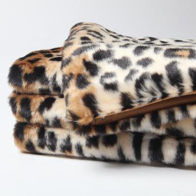 China New Products China Custom Floor Cushion Knitted Leopard Faux Fur Sofa Decorative Pillow Case for sale