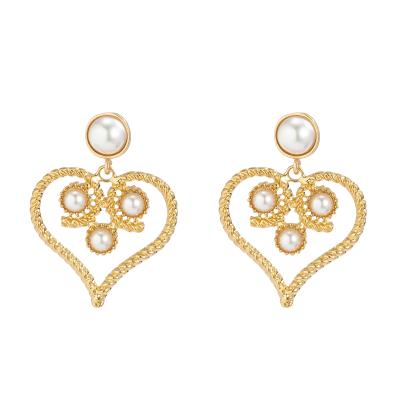 China Bright colors like earrings women exaggerated long retro celebrity earrings catwalk net temperament models for sale