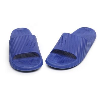 China Home Fashion Trend Soft Bubble Slippers Massage Bottom Sandals 2022 Nice Men's Spa Slipper Making Sandal For Men's Washroom Foam Slipper for sale