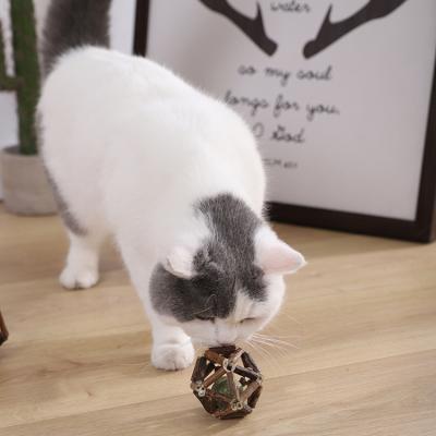 China Viable Mutian Polygonum Catnip Ball Cat Toys Wooden Happy Circle Toy Cat Mint Licking Pet Cat Toy for sale