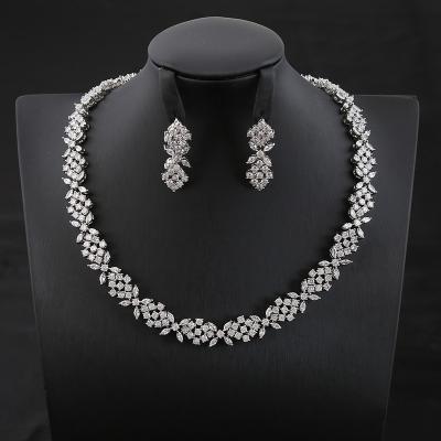 China Trendy Silver Flower Shaped Jewelry Set Bridal Jewelry Set Earrings Zirconia Jewelry Set Bridal Necklace for sale