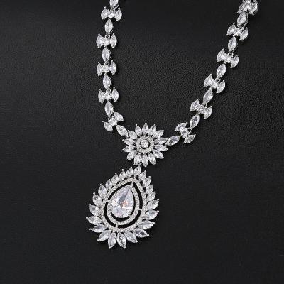 China TRENDY Wholesale Fashion Artificial Bridal Jewelry Sets For Ladies Zircon Jewelry Clover Necklace for sale