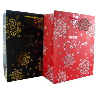 China Luxury Christmas Gift Paper Bags with Flower Patterns differnt colors for sale