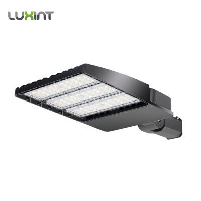 China Led Shoe Box 250W 300W Waterproof Shockproof Street Light High Power IP65 LUXINT PL03 Shoe Box Parking Lot Light Series for sale