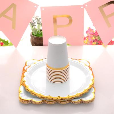 China Wholesale Disposable Luxurious Wedding Party Decorations Birthday Tableware Multicolor Paper Plate With Cups for sale