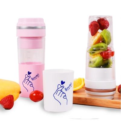 China 2021 Hot Sell Car Beauty USB Rechargeable Mini Blender Portable Juicer for sale