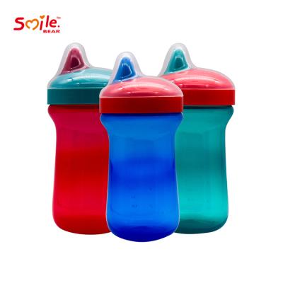 China 2020 New Baby Feeding Bottle BPA Free Soft Beaked Silicon Duck Free Training Cup for sale