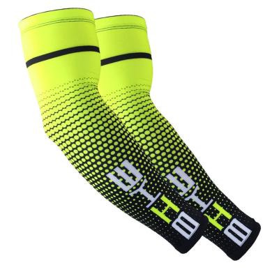 China Fashion 1PCS Fashion Basketball Arm Sleeve UV Protection Elbow Support Arm Warmer Fitness Elbow Pad Recycling Men Arm Set for sale