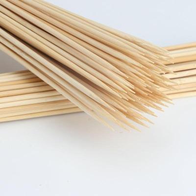 China Heat resistance bamboo skewers 100Pcs barbecue skewers bamboo grill kebab skewers natural bamboo sticks for barbecue for sale