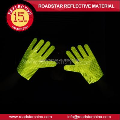 China High Quality Double Side Reflective PVC Prismatic Reflective Glove For Police 28cm for sale