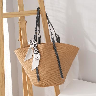 China New Trendy Large Capacity Eco-Friendly Natural Beach Built-in Pocket Large Capacity Crossed Out Women Straw Tote Bag for sale