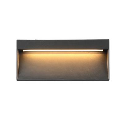 China Rectangle 7W IP54 Modern Simple Small LED Outdoor Rectangle Outdoor Wall Mounted Light for sale