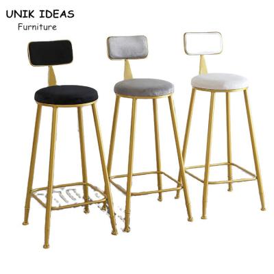 Cina Un insieme a 30 pollici di Gray Black Velvet Bar Stools di 2 casa del metallo dell'oro di 3 prime colazioni in vendita