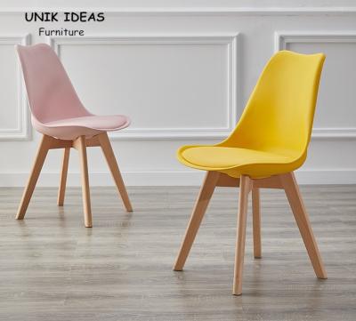 China De noordse Plastic Houten het Dineren Stoelen zetten Gele Tulip Dining Chairs Te koop