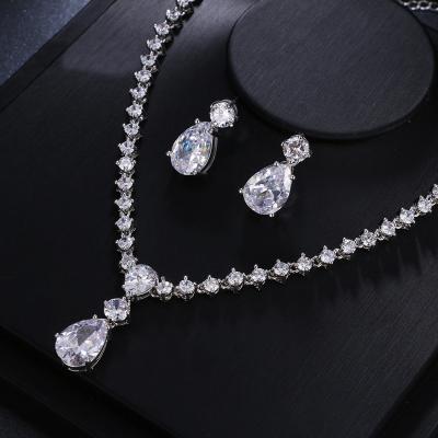 China Charming Elegant Bridal Trending Jewelry Set Zircon Women Jewelry Big Zircon Water Drop Necklace Earring Earring for sale