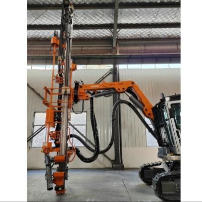 China Pneumatic Mining DTH / Top Hammer Surface Blasthole Drill Rig With Integrated Design for sale