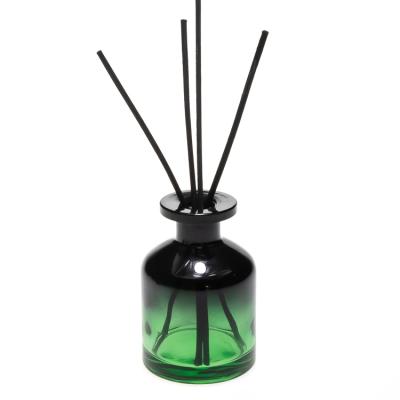 China 100ml 120ml 200ml Aromatherapy Aroma Diffuser Bottle Luxury Classic Green Round Reed Glass Reed Diffuser Bottle for sale