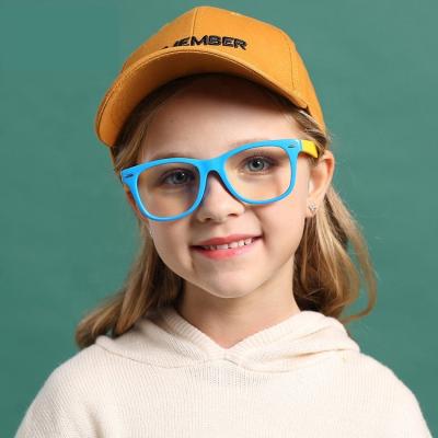 China New Design TPEE Big Frame AC Acrylic Lens Comfortable Wearing Comfortable Children's Blue Ray Glasses for sale