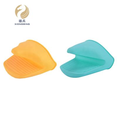 China 2021 Modern Kitchen Cooking Heat Resistant Anti-Slip Silicone Heat InsulatingNon Slip Oven Mitts for sale