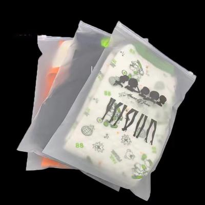 China Security Customize Plastic Zipper Bag Clothing Tote Bags With Zipper Lock for sale