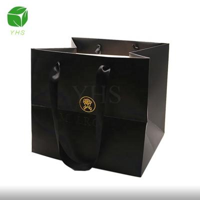 China Recyclable Luxury High Quality Matte Black Paper Matte Black Lamination Gold Foil Manufacturing Gift Retail Shopping Bag With Ribbon Handles for sale