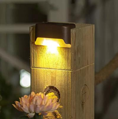 China Newish solar powered fence lights with white LED solar and panel battery for sale