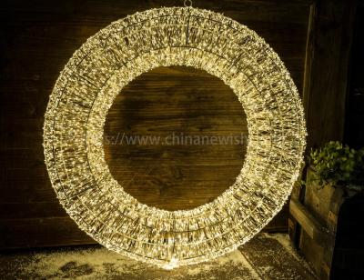 China Huge mordern led light 2650pc LED metal white wreath lighted village decoration copper wire led curtain for Christmas door decor for sale