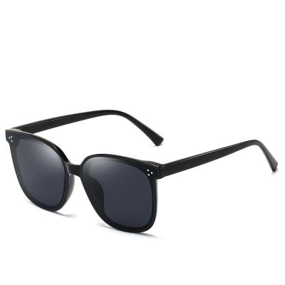 China Fashion sunglasses WN1938 big frame uv400 women sunglasses OEM 2021 for sale