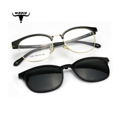 China Trendy fashion sunglasses GL8025 polarized tr90 clip on mens eyewear fashion cycling fishing sunglasses 2022 mens womens uv400 for sale