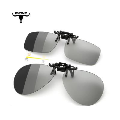 China LJ01 Fashion Sunglasses Ultra Light Polarized Photochromic Lenses Latest Cut Over Sun Lenses 400 UV Flip Up Sunglasses 2022 for sale