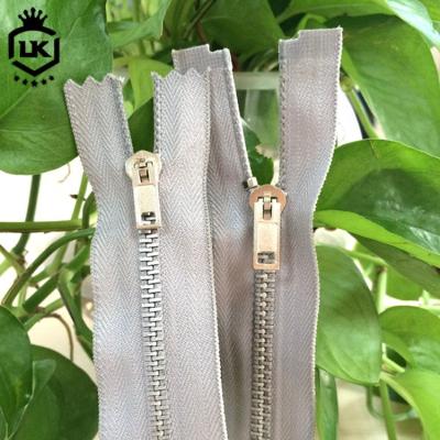 China Long Durable LanKe 16 Inch Teeth Aluminum Zipper #4 #5 Zipper Roll Black Chain for sale