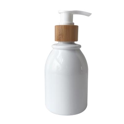 Chine le cosmétique en plastique de 200ml 8oz à bouteilles des pots de verre 20/410 fermeture 20mm en bambou à vendre