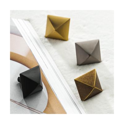 China Contemporary SAILANKA Hot Sale Gold Silver Black Furniture Kitchen Cabinet Solid Rhombus Brass Copper Cabinet Door Handle for sale