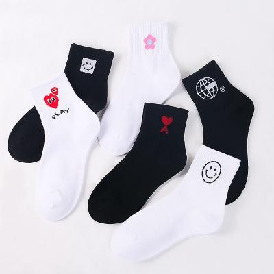 China Sporty sportswear thongs tubeSports essential medium socks women's casual cotton sports socks women's summer thin college style for sale