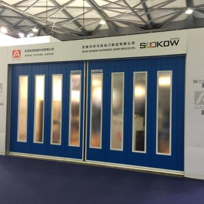 China Single and Double Track Steel Track with Corner 40mm Thickness Nylon Sandwich Panel Side Sliding Garage Door Installation for sale