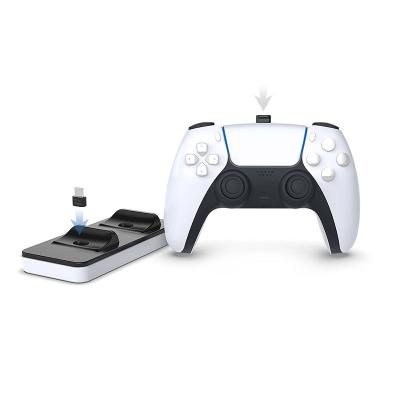 China Charging/Hot Selling Stand Smart Wireless USB Charging Sony PS5 Controller Holder For PS5 Games Controller Holder for sale