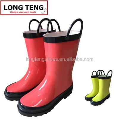 China Rainbow Recyclable Red Kids Rubber Rain Boots With Grip for sale