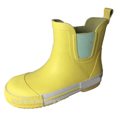 China Recyclable Yellow Ankle Rain Rubber Boots Kids With Shock Absorbing Insole for sale