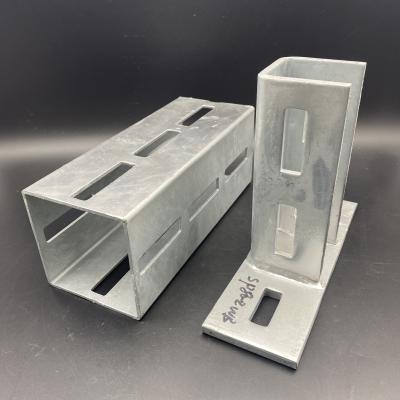 中国 Heavy Rail Profile 80x80x3mm Galvanized Steel Slotted Square Channel 販売のため