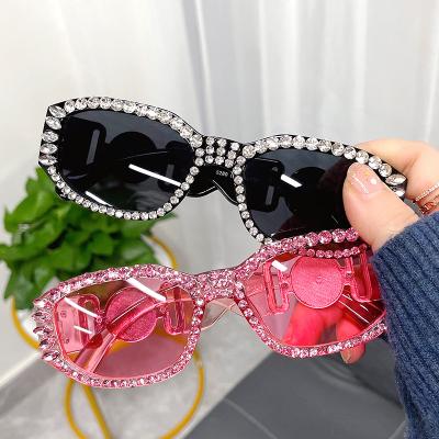 China Fashion Sunglasses 2022 New Diamond-studded Retro Fashion Sun Glasses Party Frame Sunglasses Small for sale