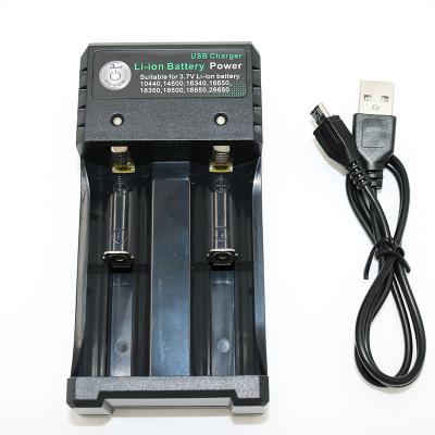 China Reusable Double Slot USB Charger 3.7V Flashlight Charger 3.7V Cylinder 2 Strong Lightweight Lithium Battery for sale