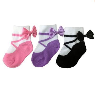 China Girls Sporty Tendr Cotton Bow Baby Kids Newborn Socks for sale